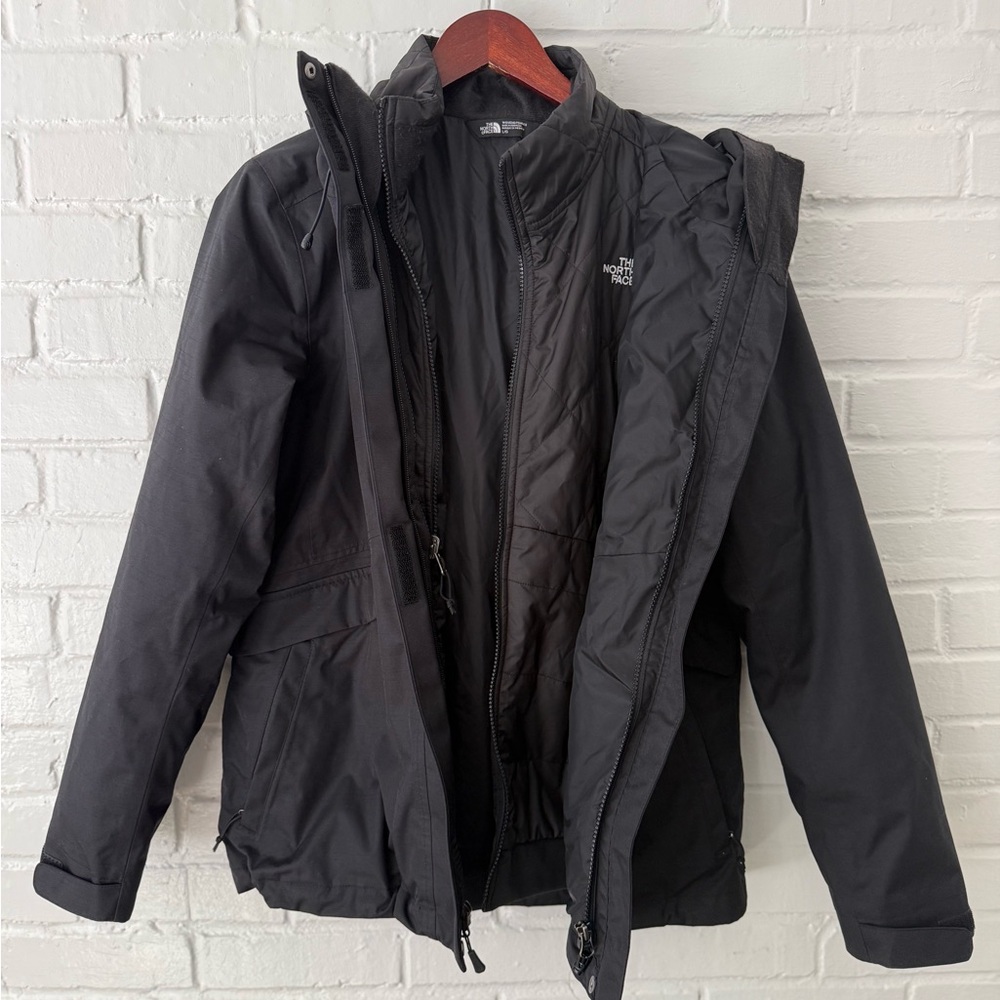 The North Face Woman’s Black Insulated Waterproof Jacket Large